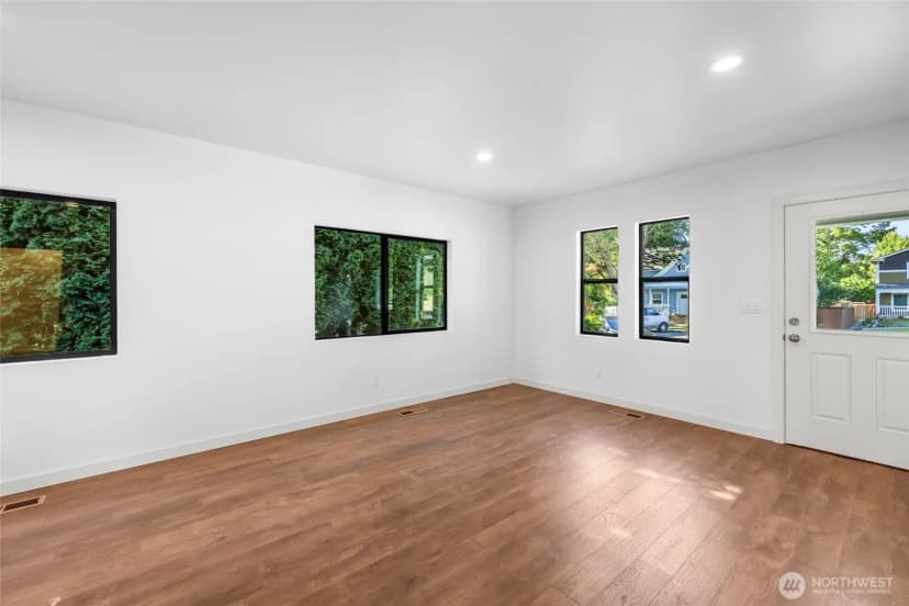 Property photo for 100 Milwaukee Street, Mount Vernon photo 16