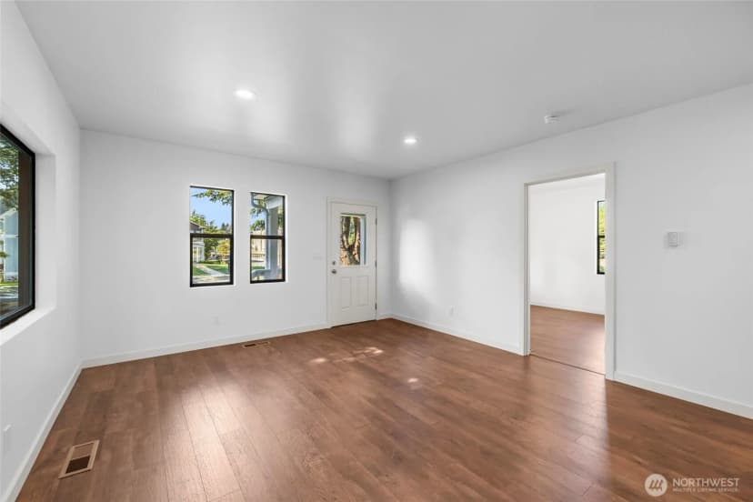 Property photo for 100 Milwaukee Street, Mount Vernon photo 13
