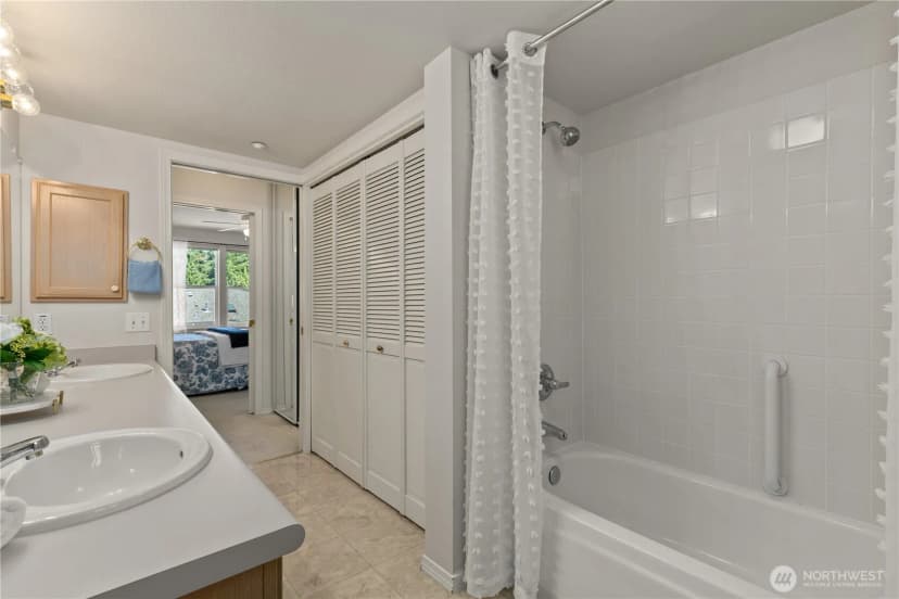 Property photo for 4437 Providence Point Place Se #2631, Issaquah photo 30