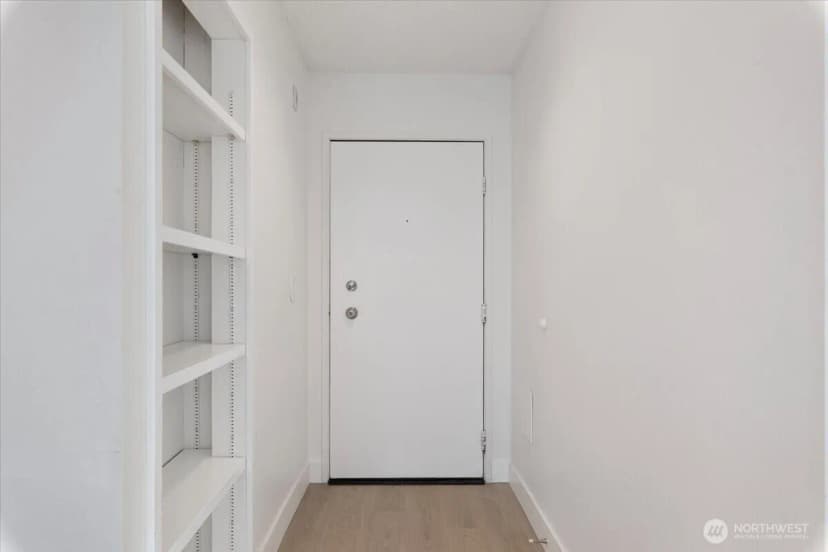 Property photo for 14600 Ne 32nd Street #i15, Bellevue photo 6