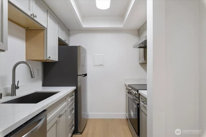 Property photo for 14600 Ne 32nd Street #i15, Bellevue photo 7
