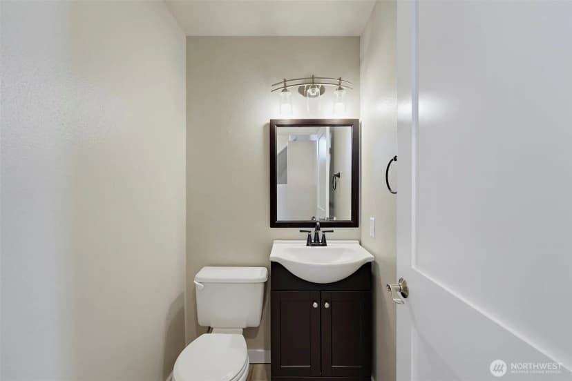 Property photo for 402 Orting Avenue Nw, Orting photo 17