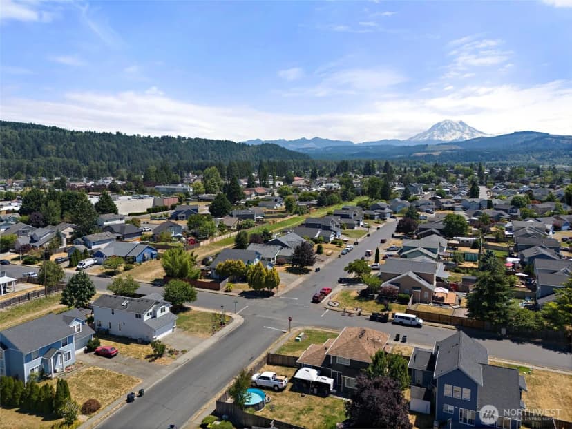 Property photo for 402 Orting Avenue Nw, Orting photo 39