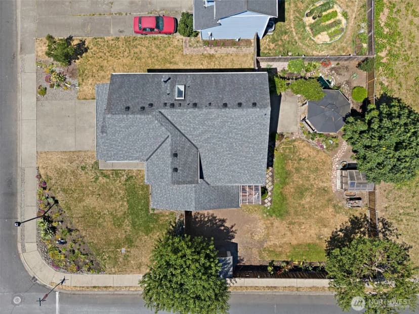 Property photo for 402 Orting Avenue Nw, Orting photo 36