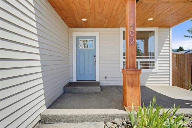 Property photo for 402 Orting Avenue Nw, Orting photo 2