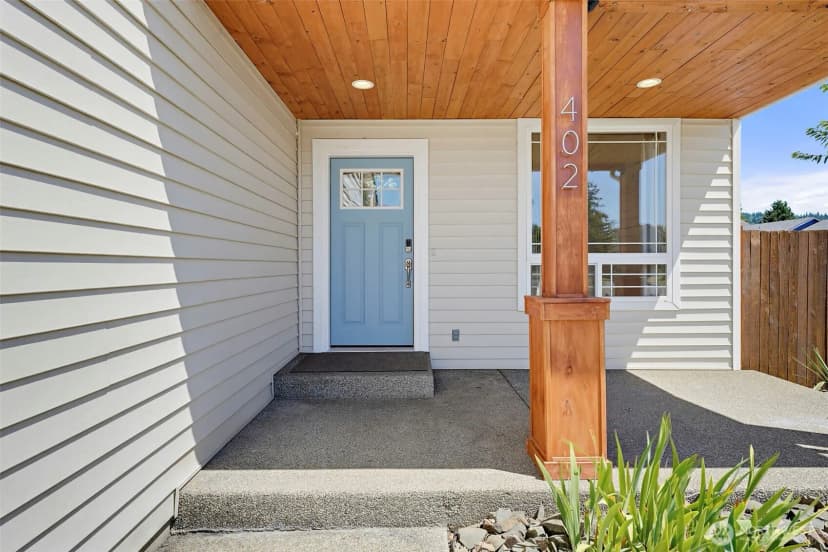 Property photo for 402 Orting Avenue Nw, Orting photo 2