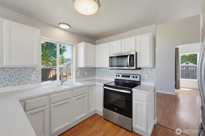 Property photo for 402 Orting Avenue Nw, Orting photo 9
