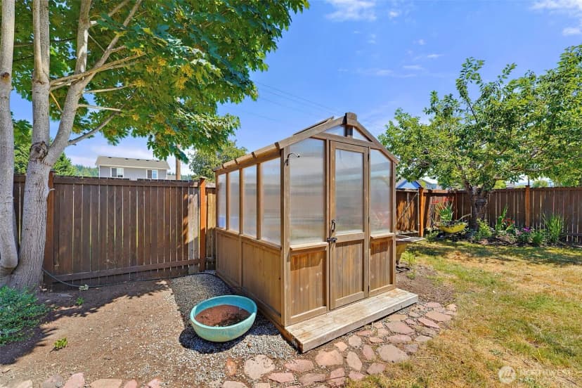 Property photo for 402 Orting Avenue Nw, Orting photo 32