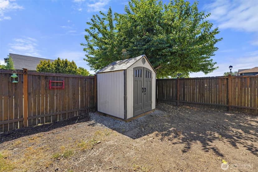 Property photo for 402 Orting Avenue Nw, Orting photo 33