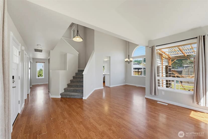 Property photo for 402 Orting Avenue Nw, Orting photo 3