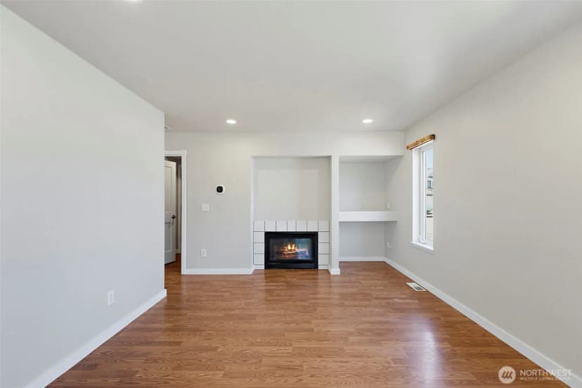 Property photo for 402 Orting Avenue Nw, Orting photo 13
