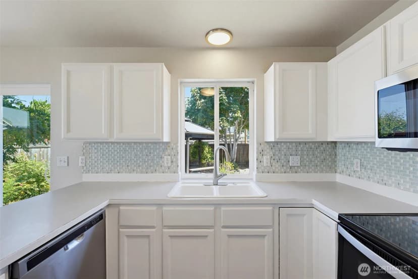 Property photo for 402 Orting Avenue Nw, Orting photo 8