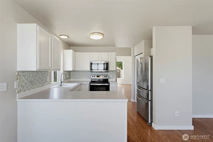 Property photo for 402 Orting Avenue Nw, Orting photo 10
