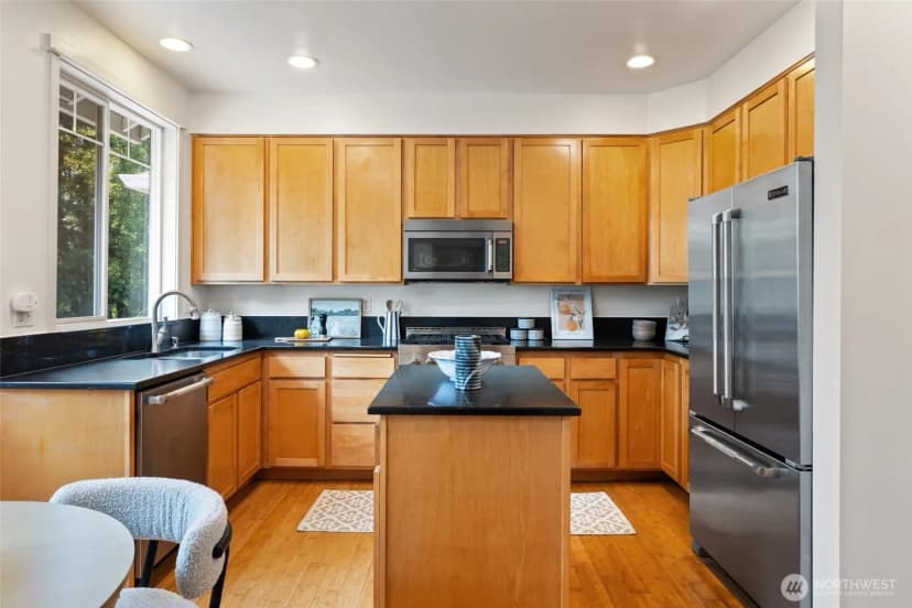 Property photo for 12140 Ne 24th Street #102, Bellevue photo 9