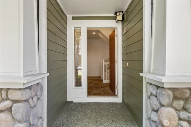 Property photo for 12140 Ne 24th Street #102, Bellevue photo 4