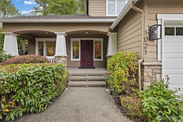 Property photo for 1021 271st Avenue Se, Sammamish photo 2