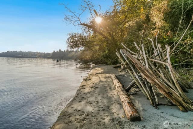 Property photo for 3984 Ne Twin Spits Road, Hansville