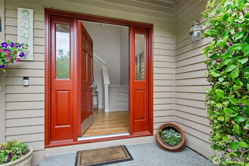 Property photo for 24417 Se 46th Street, Sammamish photo 2