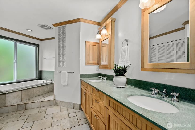 Property photo for 24417 Se 46th Street, Sammamish photo 20