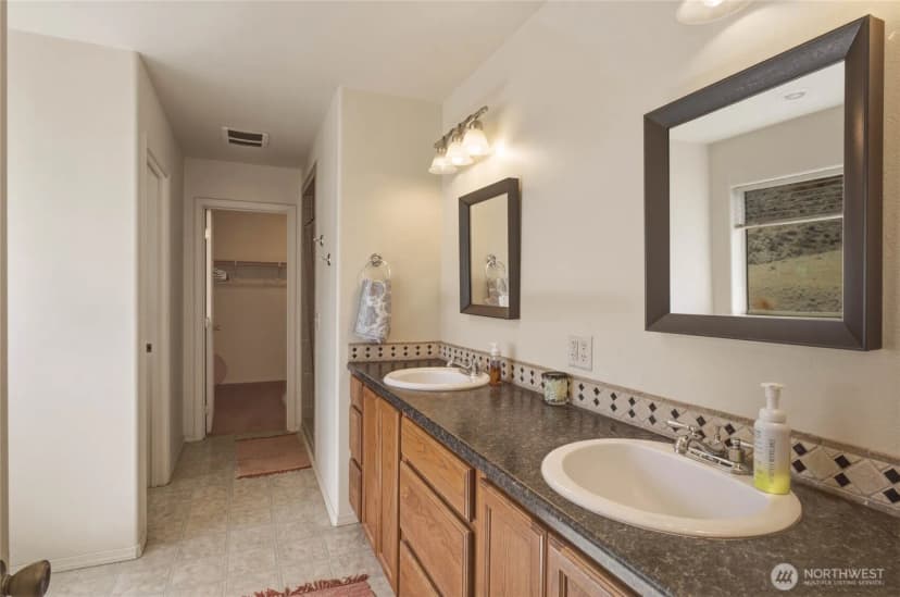 Property photo for 44 Crumbacher Road, Tonasket photo 19