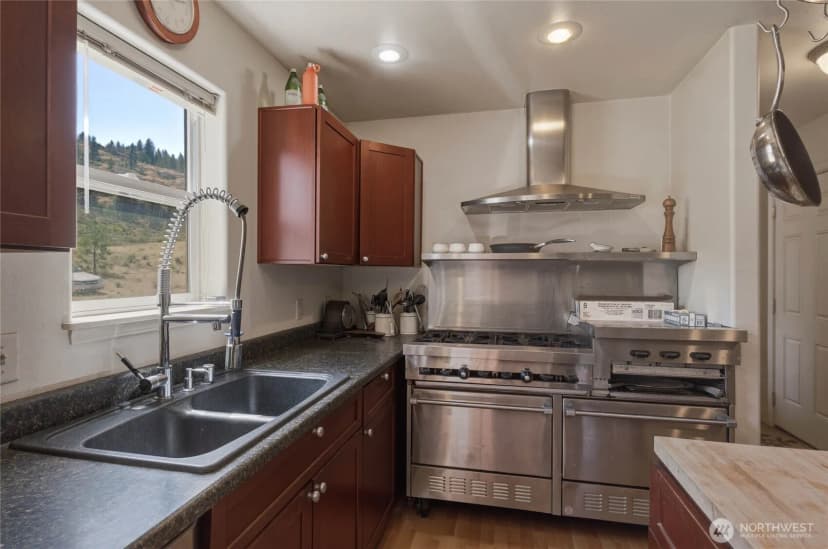 Property photo for 44 Crumbacher Road, Tonasket photo 8