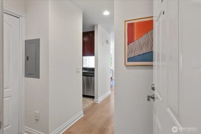 Property photo for 717 E Denny Way #3a, Seattle photo 3