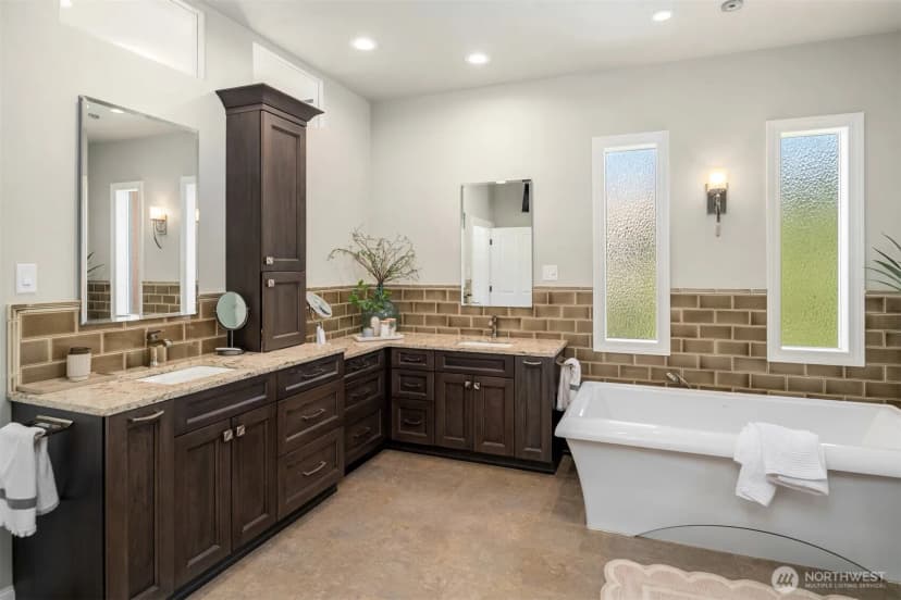 Property photo for 2916 Horsehead Bay Drive Nw, Gig Harbor photo 16