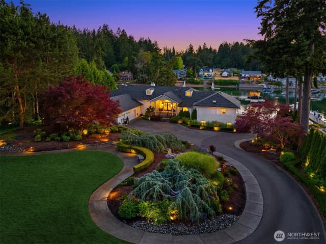 Property photo for 2916 Horsehead Bay Drive Nw, Gig Harbor photo 2
