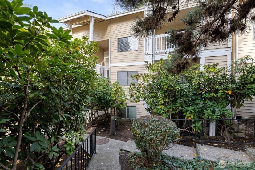 Property photo for 12840 Se 40th Court #c5, Bellevue photo 32