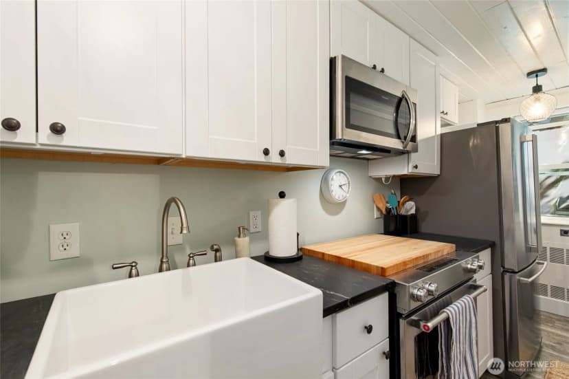 Property photo for 4725 15th Avenue Ne #12, Seattle photo 15