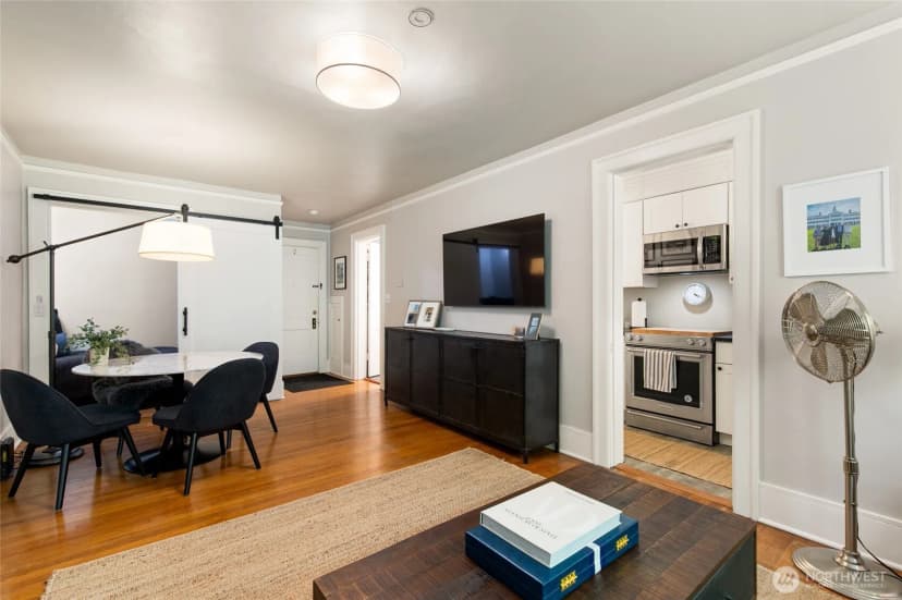 Property photo for 4725 15th Avenue Ne #12, Seattle photo 8
