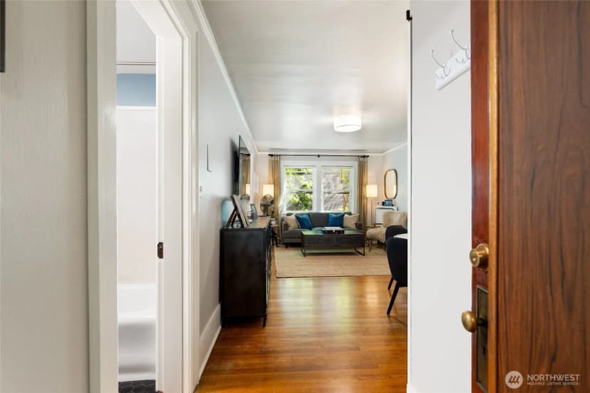 Property photo for 4725 15th Avenue Ne #12, Seattle photo 4