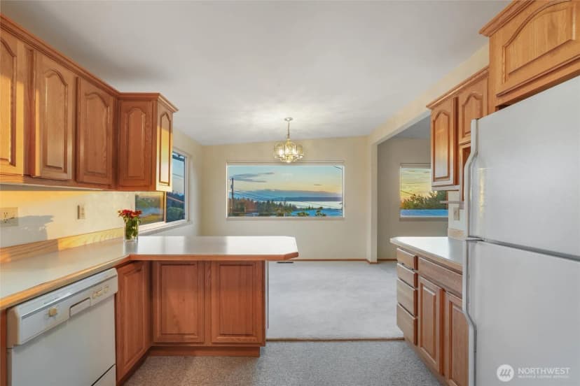 Property photo for 741 Hemlock Street, Edmonds photo 6