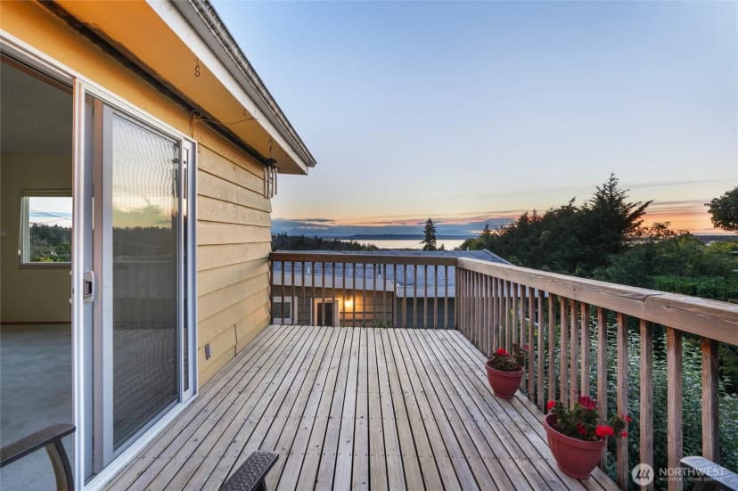 Property photo for 741 Hemlock Street, Edmonds photo 18