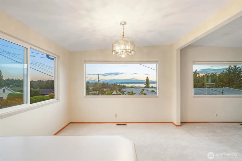 Property photo for 741 Hemlock Street, Edmonds photo 9