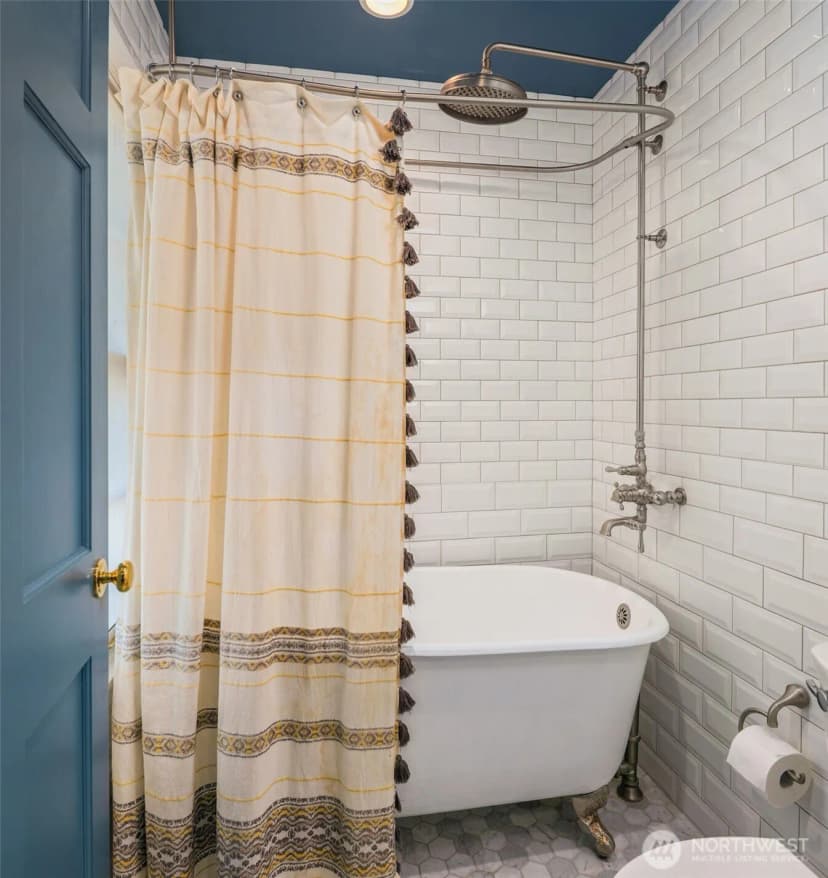 Property photo for 1515 28th Avenue W, Seattle photo 17