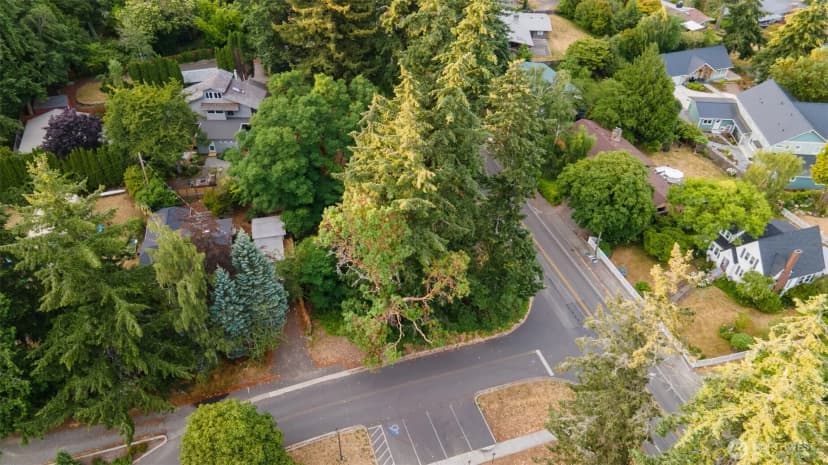 Property photo for 868 Gilmore Way Ne, Bainbridge Island photo 6