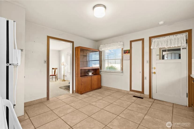 Property photo for 5528 23rd Street E, Fife photo 8