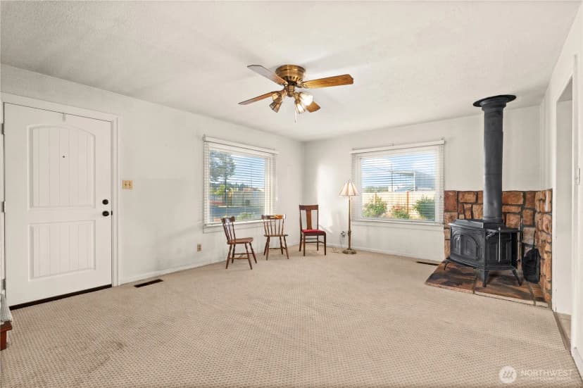 Property photo for 5528 23rd Street E, Fife photo 11