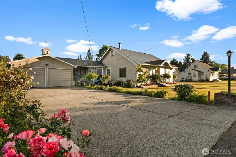 Property photo for 5528 23rd Street E, Fife photo 3