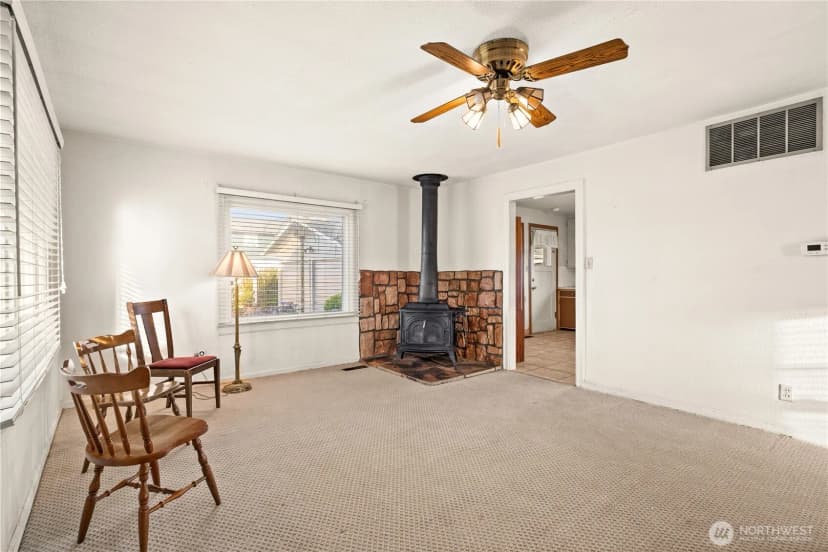 Property photo for 5528 23rd Street E, Fife photo 9