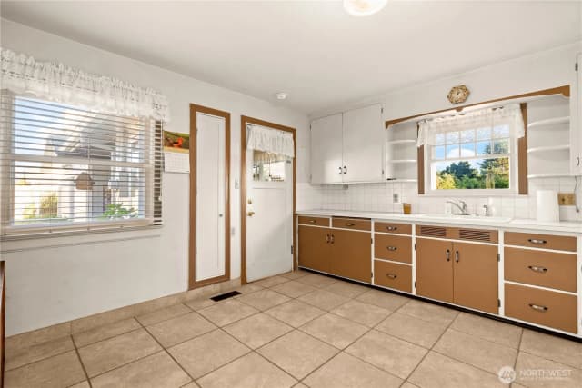 Property photo for 5528 23rd Street E, Fife photo 5