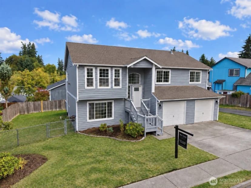 Property photo for 2956 Lowren Loop, Port Orchard photo 3