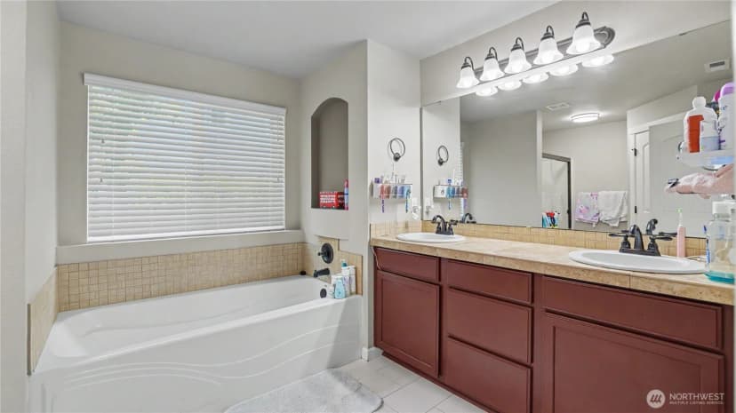 Property photo for 24212 114th Place Se, Kent photo 22