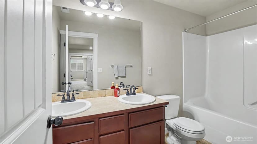Property photo for 24212 114th Place Se, Kent photo 26