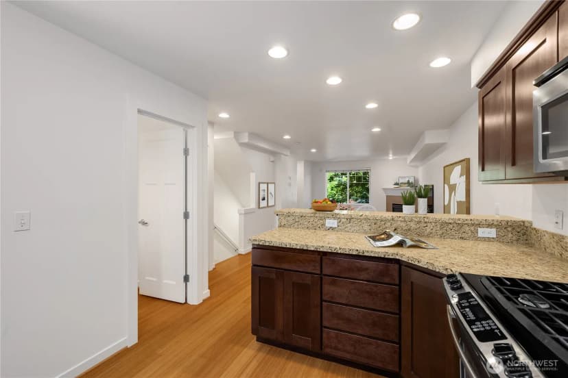 Property photo for 935 N 97th Street #b, Seattle photo 13
