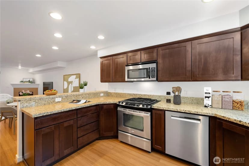 Property photo for 935 N 97th Street #b, Seattle photo 11