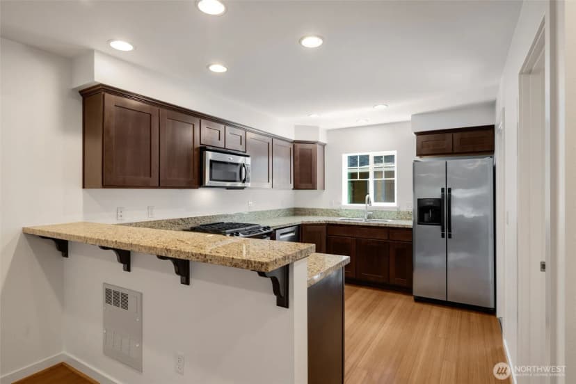 Property photo for 935 N 97th Street #b, Seattle photo 8