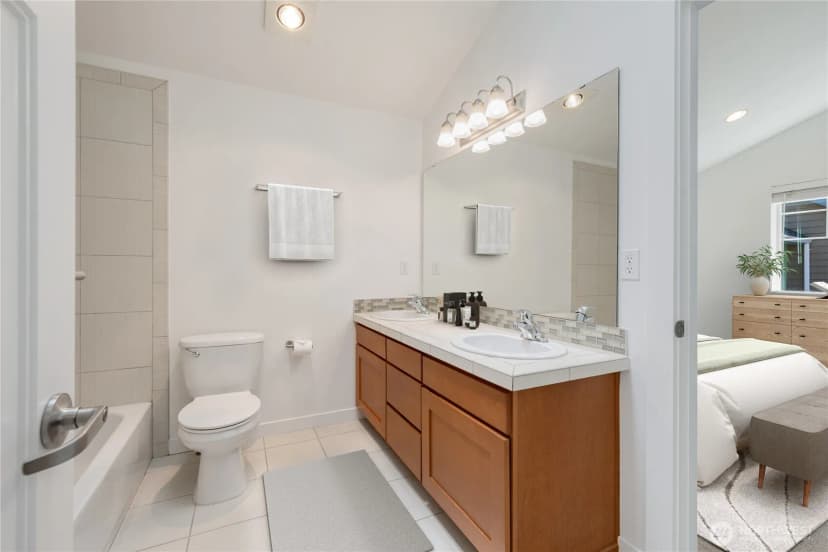 Property photo for 935 N 97th Street #b, Seattle photo 22