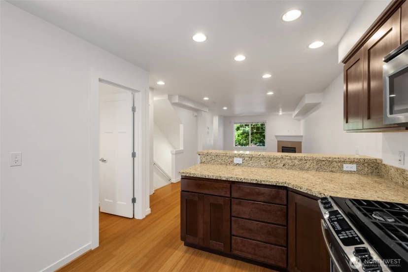 Property photo for 935 N 97th Street #b, Seattle photo 12